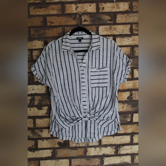 Striped tie knot button up tshirt - Picture 1 of 3